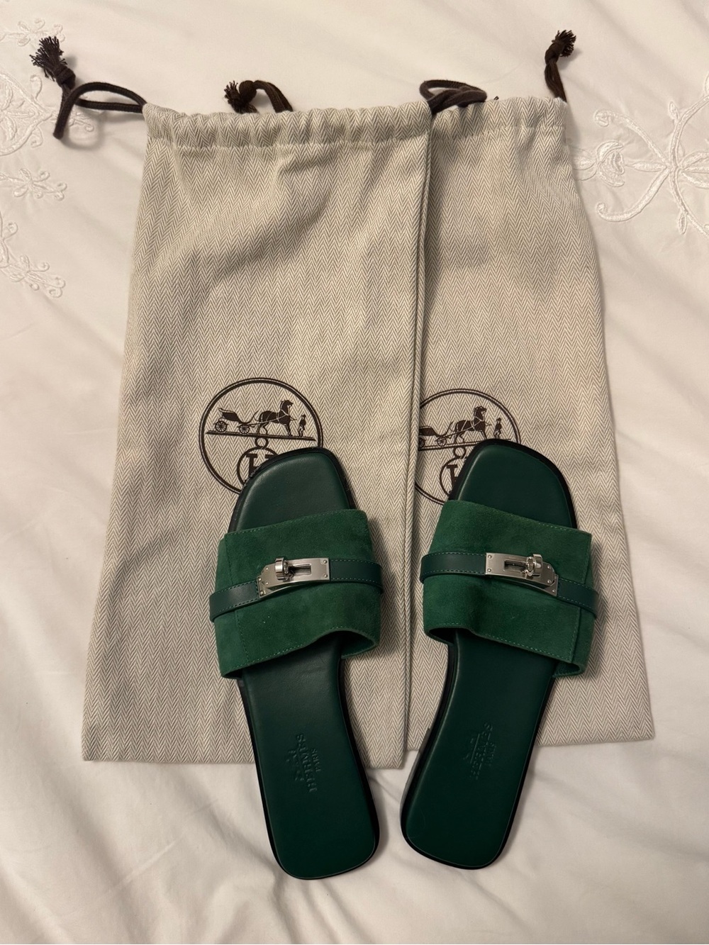 Authentic Hermès Giulia Sandals – Emerald Suede, Size 35 – Like New!